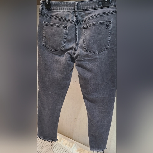 Articles Of Society Grey Cropped Jean's - sz 26 - Picture 3 of 6